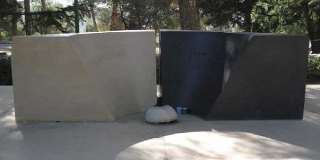 Yitzhak-Rabin-Burial Yitzchak Rabin... How Do We Remember? 